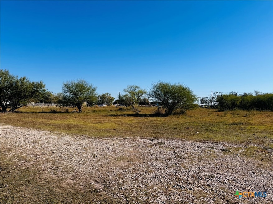 4309 Hanselman Rd, Victoria, TX 77901 - photo 1