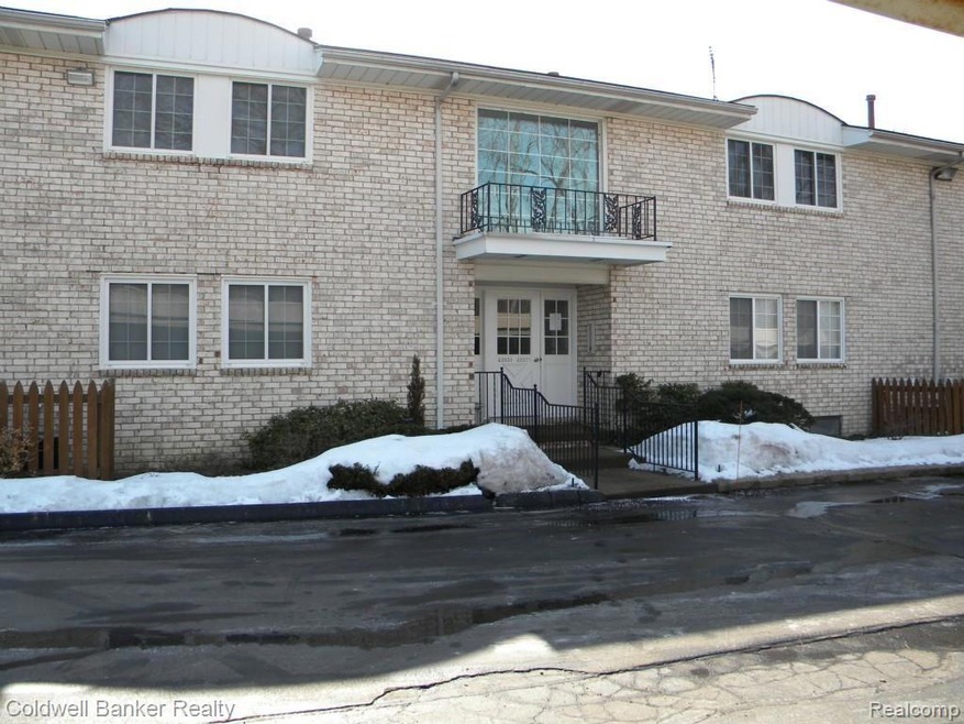 42359 Woodward Ave unit 4, Bloomfield Hills, MI 48304 - photo 1
