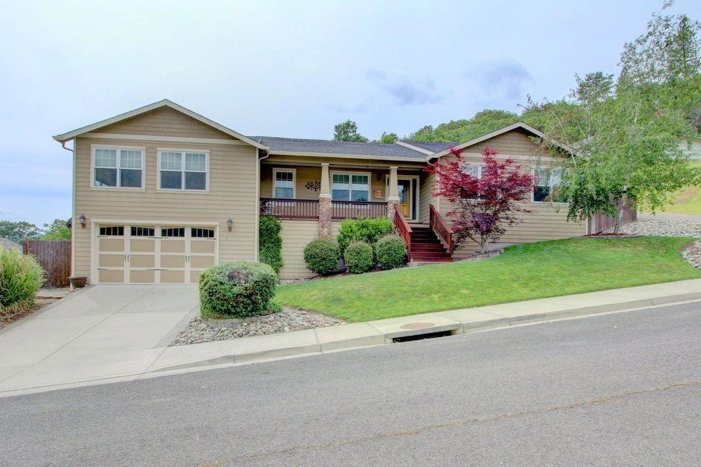 509 Cypress Ave, Rogue River, OR 97537 - photo 1