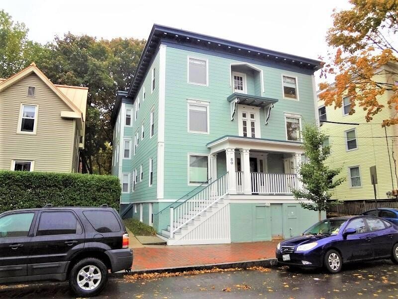 Sold $2,050,000 • Co-Listing Agent