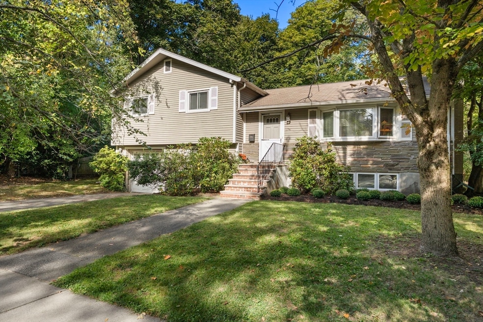 174 Middlesex Rd, Chestnut Hill, MA 02467 - photo 1