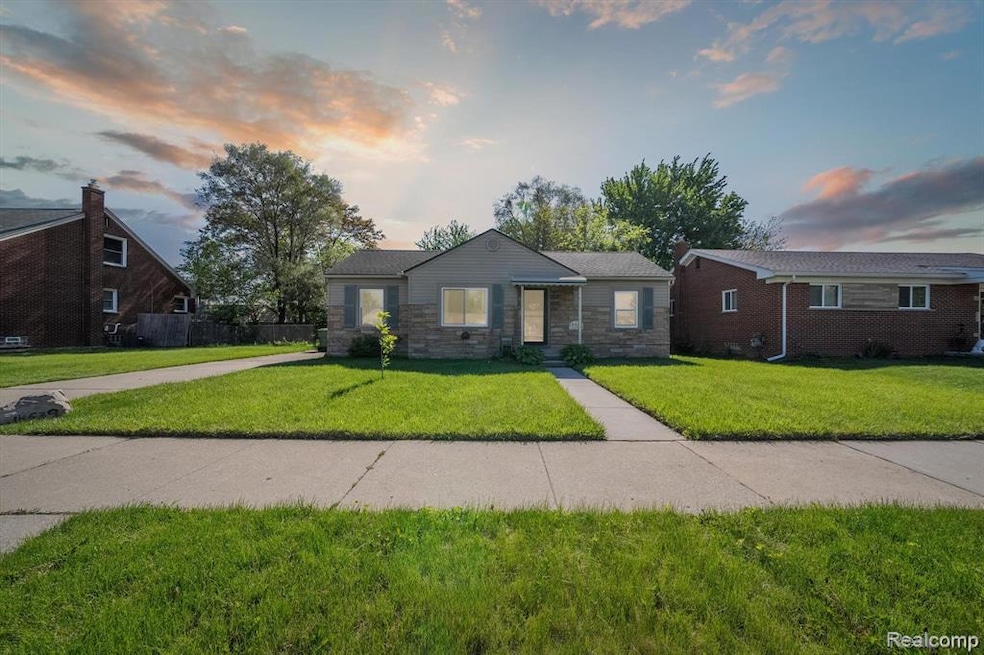 Welcome home to 14639 Trenton Rd!