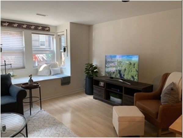 376 Commercial St unit 2I, Boston, MA 02109 - photo 1