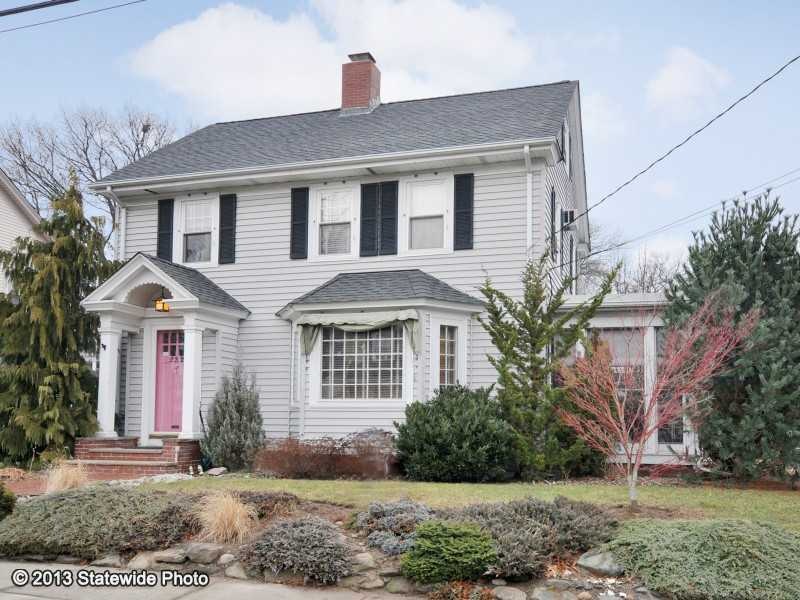 232 Raleigh Ave, Pawtucket, RI 02860 - photo 1