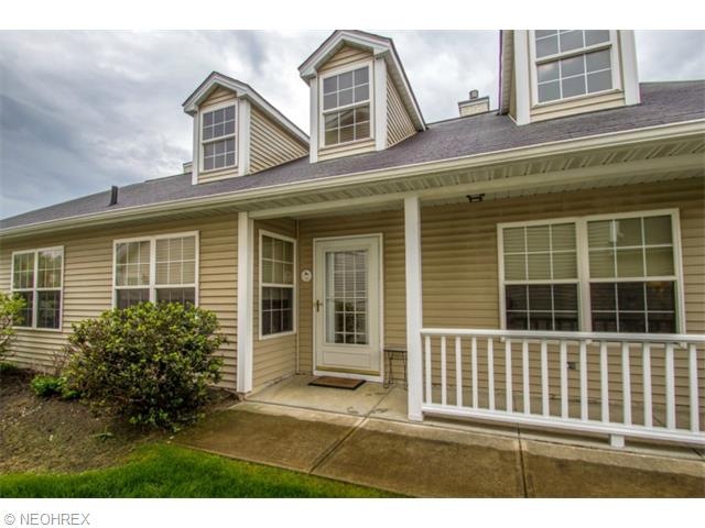 Welcome home to Sanctuary Cir #32 Brecksville OH 4