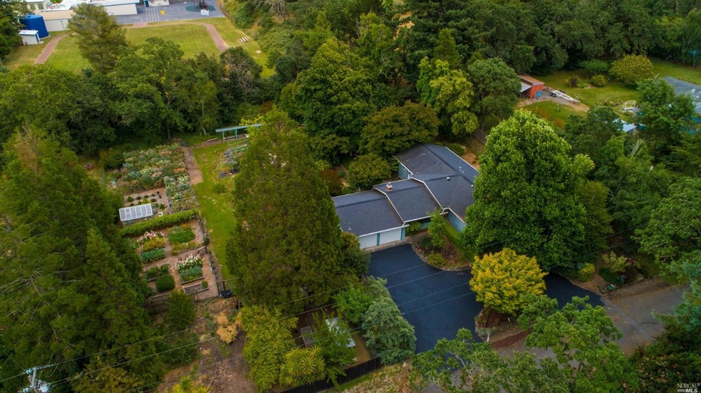 3973 Azalea Ln, Sebastopol, CA 95472 - photo 1