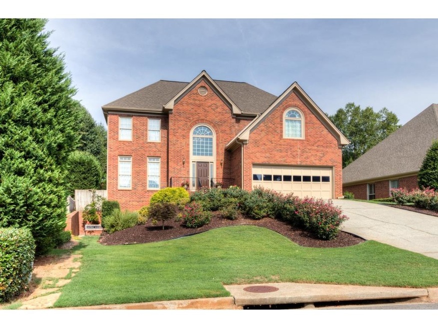 Perfect 4BR/2.5 bath home with New Hardwoords Thro