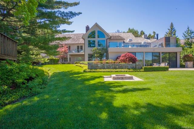 6300 Wing Lake - back of home