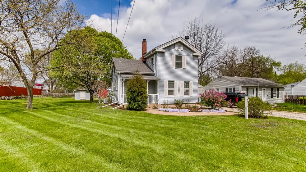 1149 Ridgeway Ave, Aurora, IL 60506 - photo 1