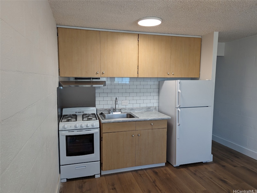 Cute Super Clean Kitchen