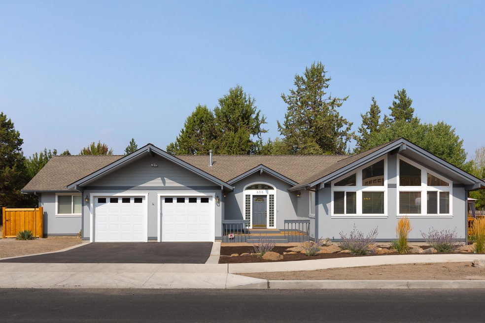 608 SW Lannen Ln (1 of 27)