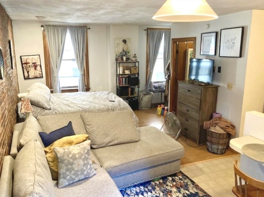 11 Foster St unit 2, Boston, MA 02109 - photo 1