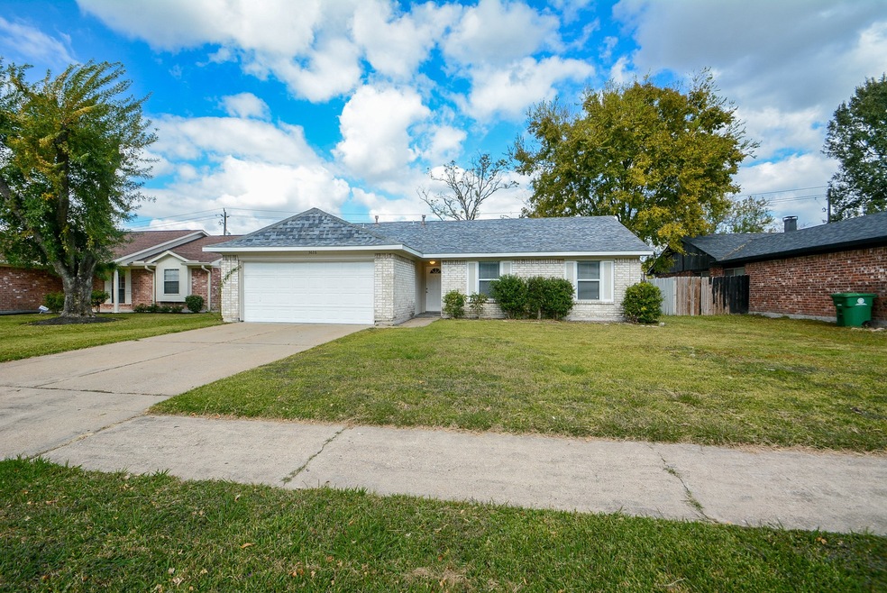 3626 Abinger Ln, Houston, TX 77088 - photo 1