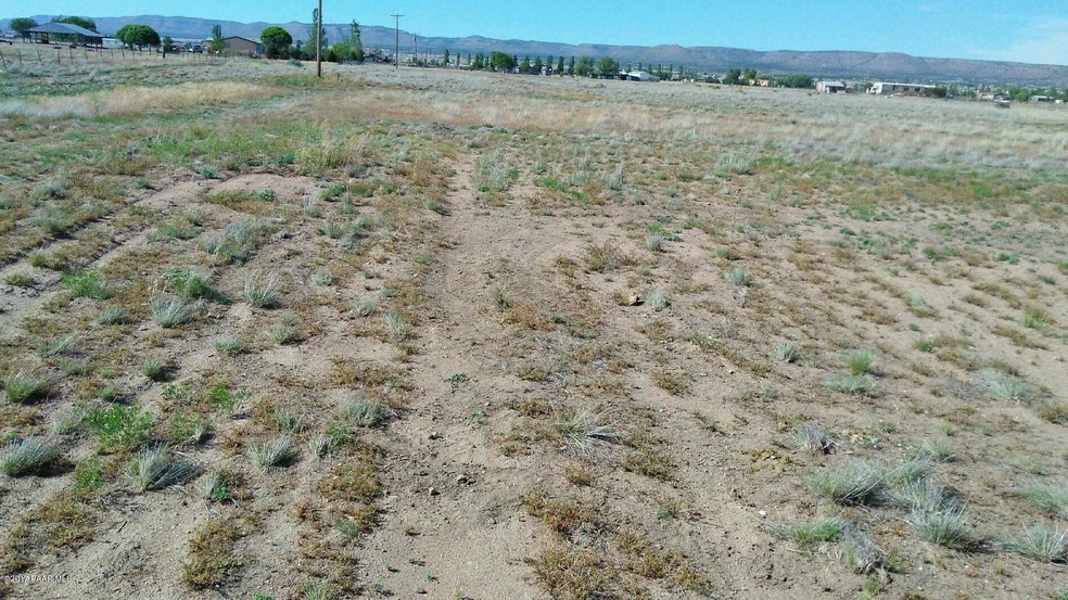 2250 W Santa fe Rd, Paulden, AZ 86334 - photo 1