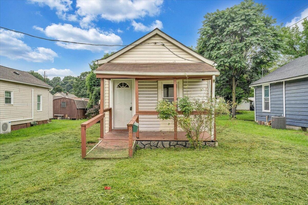 2116 Russell Ave SW, Roanoke, VA 24015 - photo 1