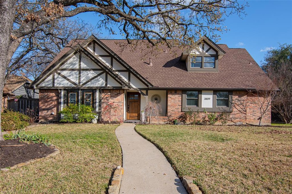 3809 Oakbriar Ln, Colleyville, TX 76034 - photo 1
