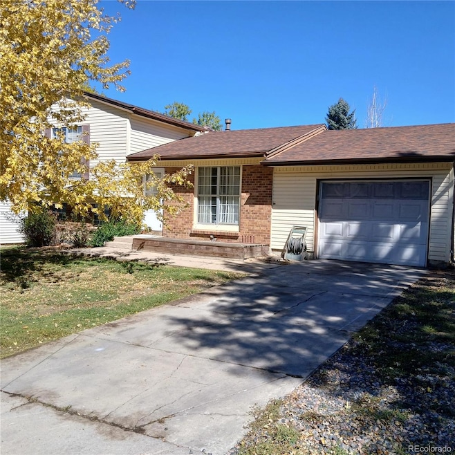 1262 S Olathe Way, Aurora, CO 80017 - photo 1