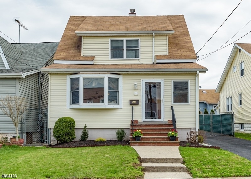 633 Hubbard Ave, Union, NJ 07083 - photo 1