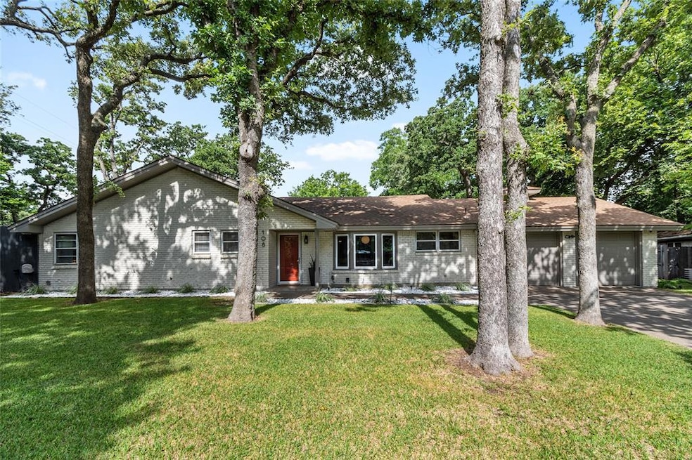 108 Post Oak Cir, Hurst, TX 76053 - photo 1