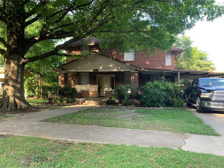 908 N Main St, Bonham, TX 75418 - photo 1