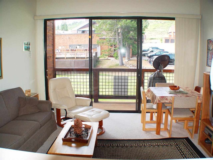 Bright room w/ Views
