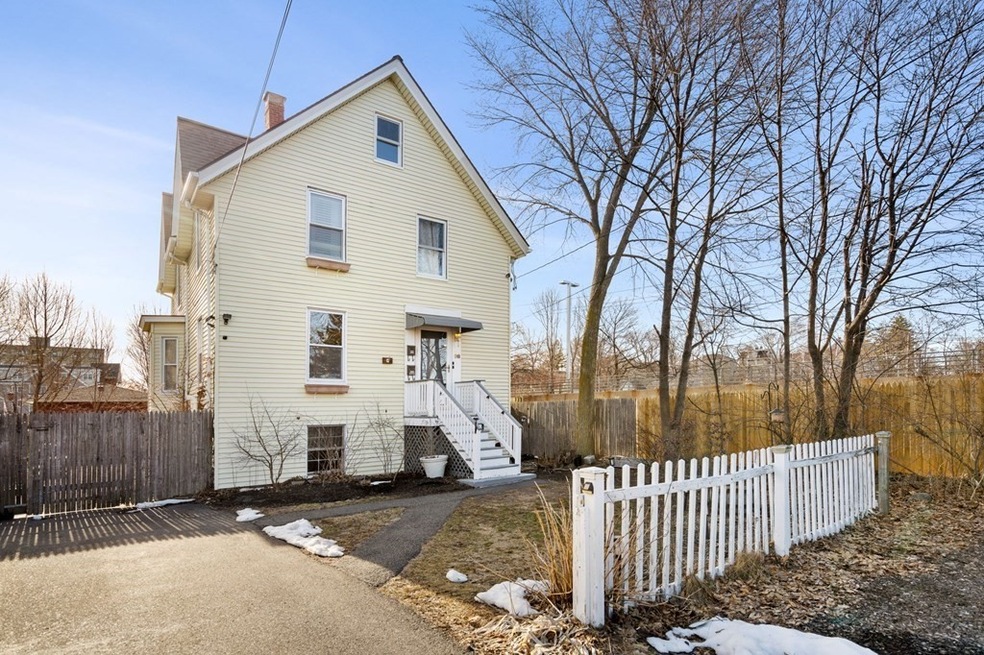 98 Pine St unit 1, Swampscott, MA 01907 - photo 1