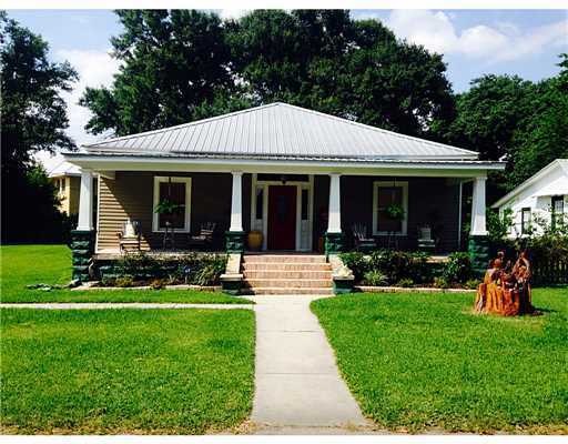 245 Sycamore St, Bay Saint Louis, MS 39520 - photo 1