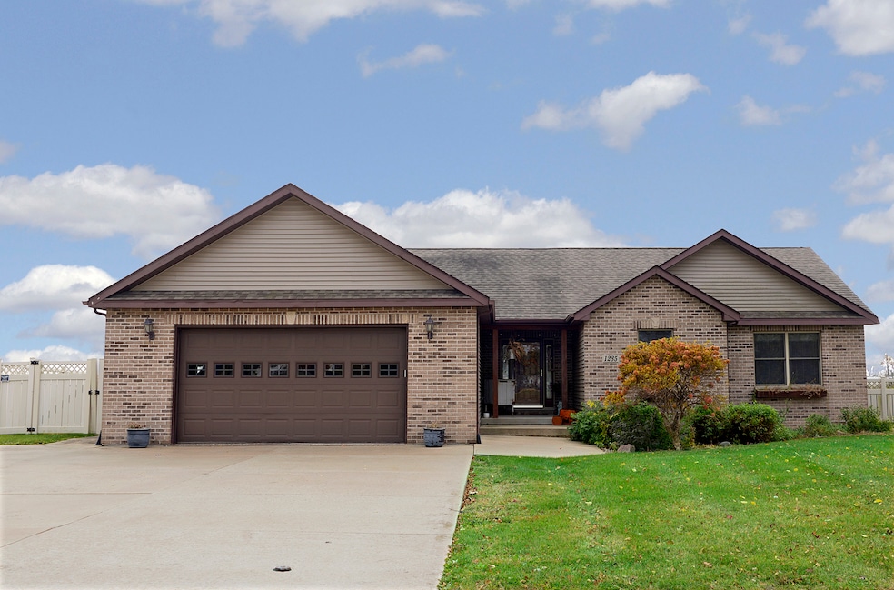 1235 Edna Cir, Ottawa, IL 61350 - photo 1