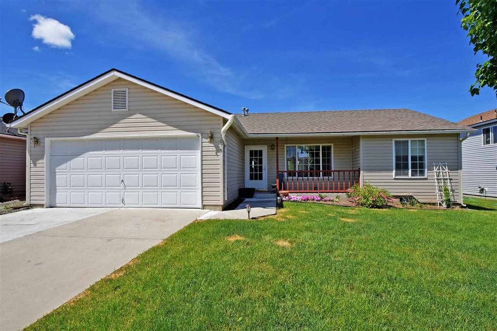 1015 N Prentis St, Medical Lake, WA 99022 - photo 1