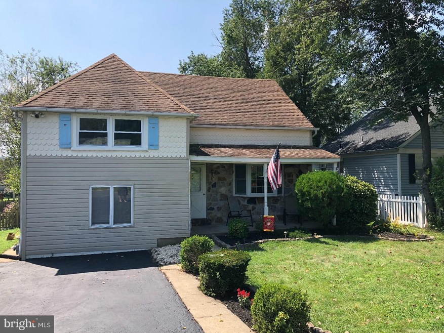 2542 Woodland Rd, Abington, PA 19001 - photo 1