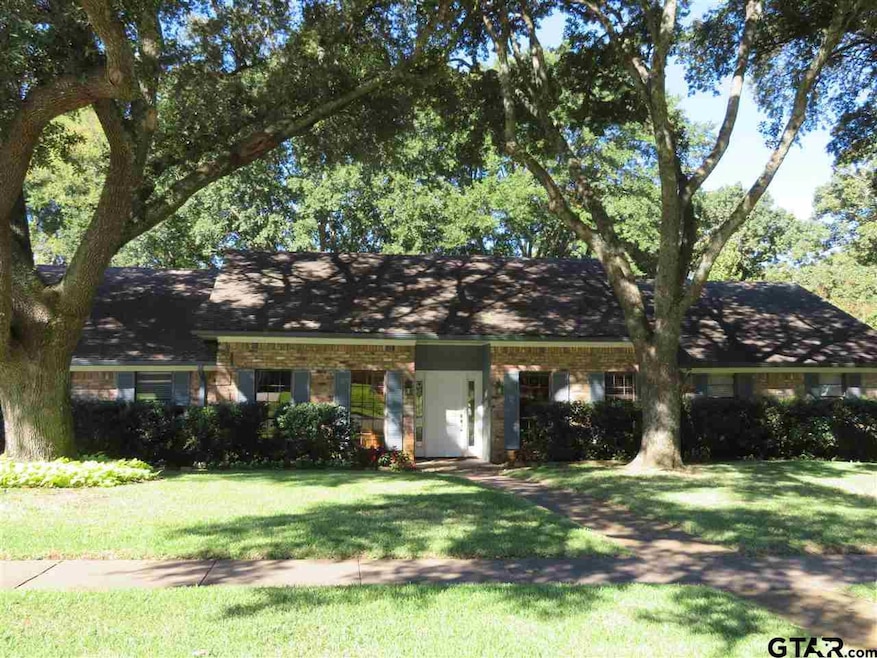 2701 2701 S Chilton, Tyler, TX 75701 - photo 1