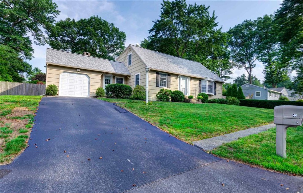 40 Nottingham Dr, Nashua, NH 03062 - photo 1