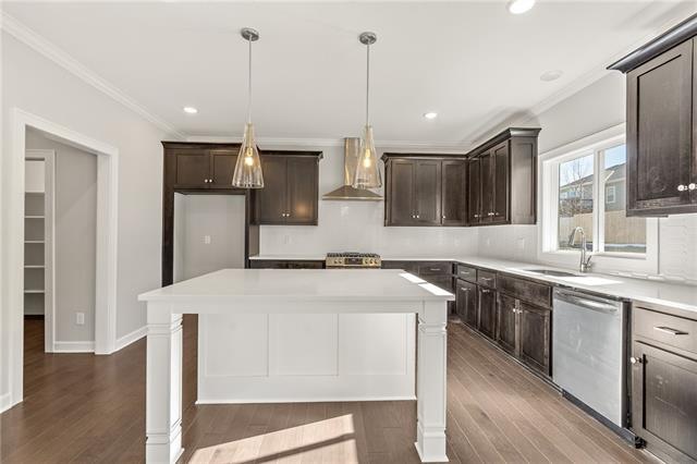 1417 SW Georgetown Dr, Lee's Summit, MO 64082 - photo 1