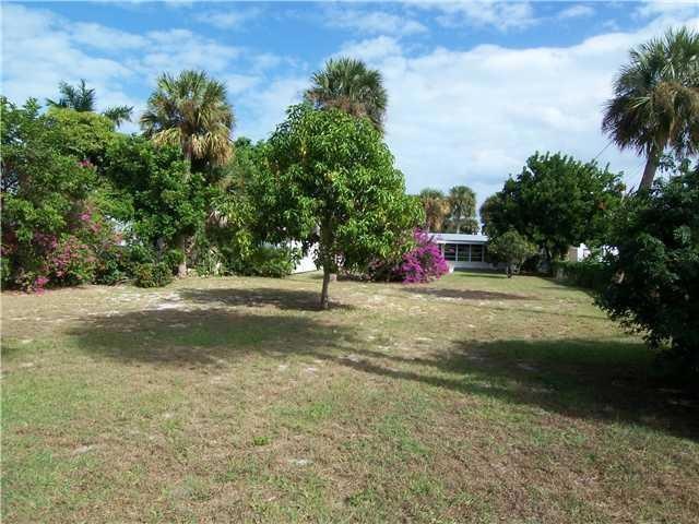 2642 NE Pine Ave, Jensen Beach, FL 34957 - photo 1