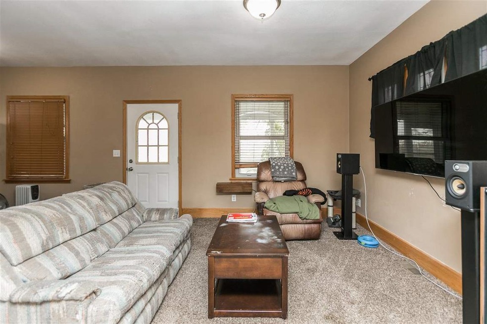 2012 C St SW, Cedar Rapids, IA 52404 - photo 1