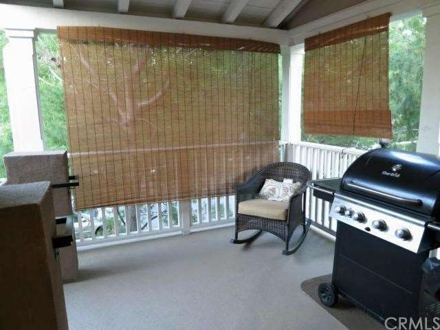 Great private patio (picture does not represent cu