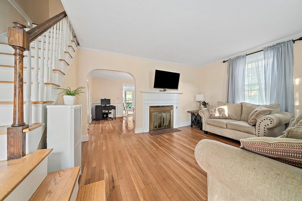 61 Walnut Ave, Braintree, MA 02184 - photo 1