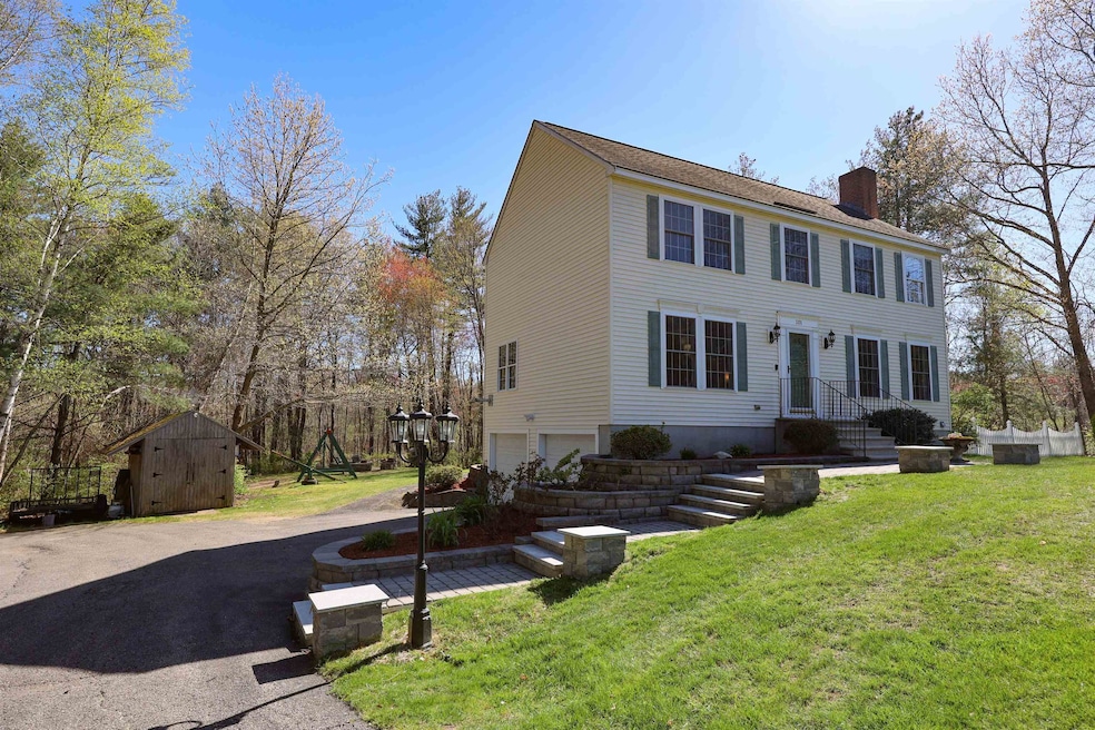 101 Litchfield Rd, Londonderry, NH 03053 - photo 1