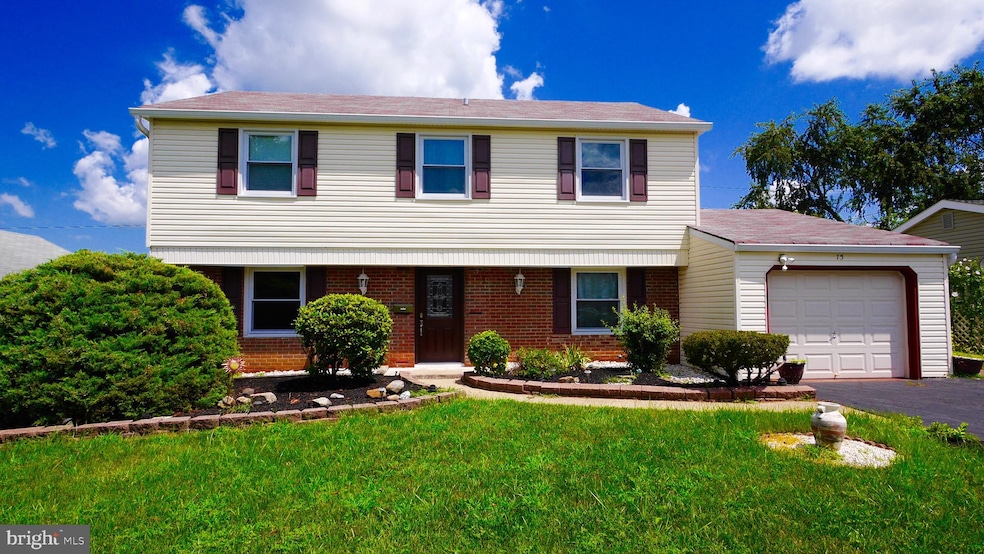 15 Peachfield Ln, Willingboro, NJ 08046 - photo 1