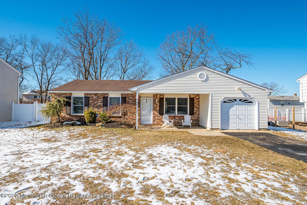 10 Ivy Pl Howell Township NJ-large-001-0