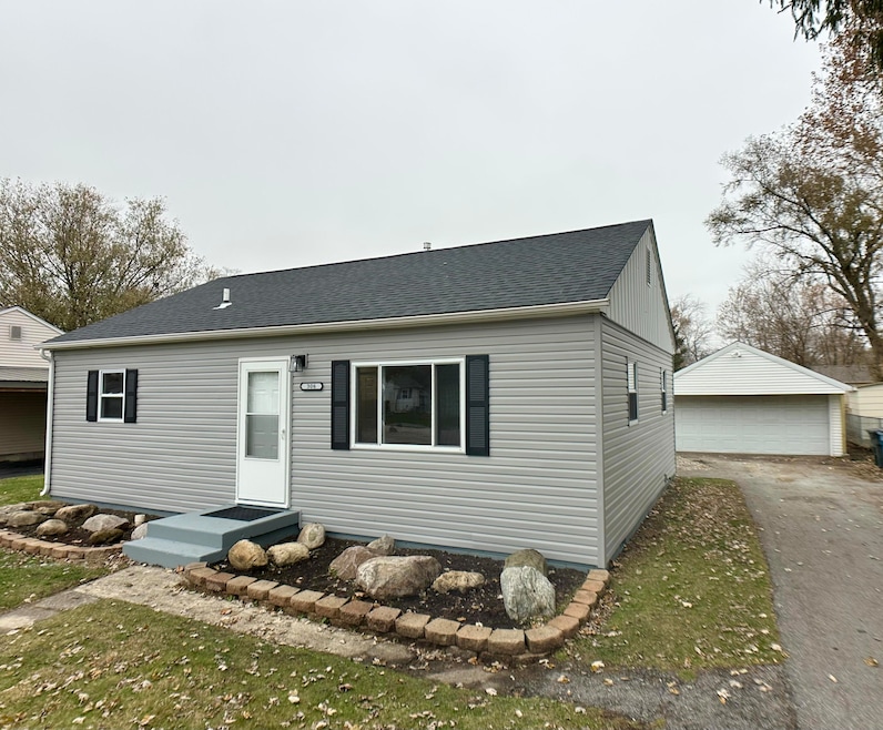 306 Maple St, Crown Point, IN 46307 - photo 1