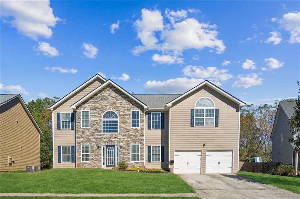 635 Hancock Ave, Braselton, GA 30517 - photo 1