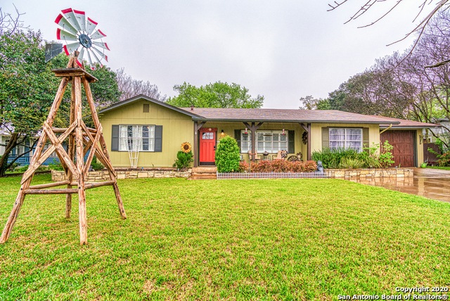 1306 N Milam St, Fredericksburg, TX 78624 - photo 1