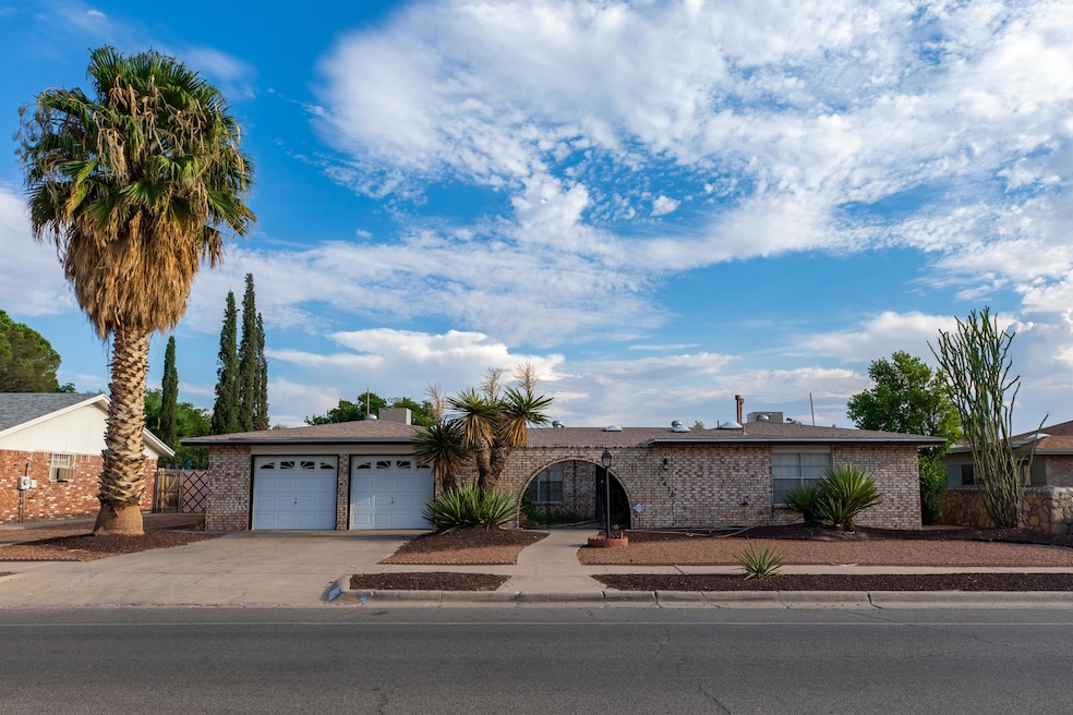 10620 Janway Dr, El Paso, TX 79935 - photo 1