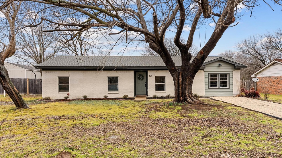 6211 Creek Crossing Rd, Alvarado, TX 76009 - photo 1