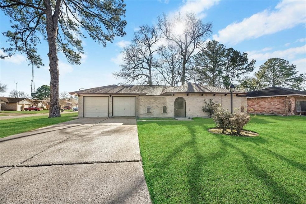 10634 Onslow St, Houston, TX 77016 - photo 1