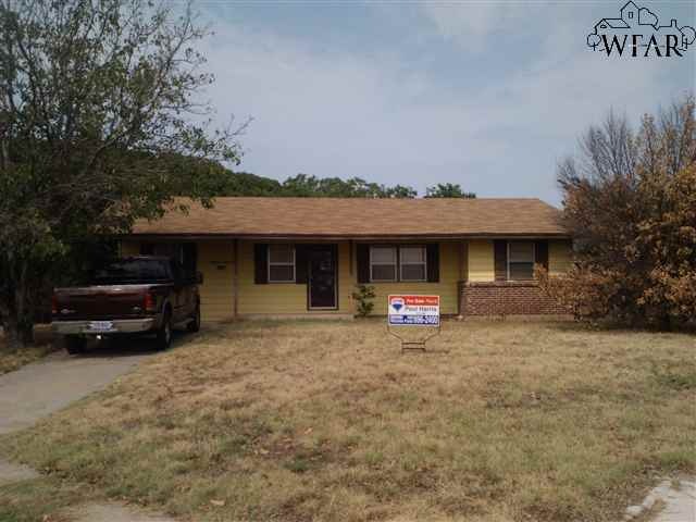 3917 Cynthia Ln, Wichita Falls, TX 76302 - photo 1