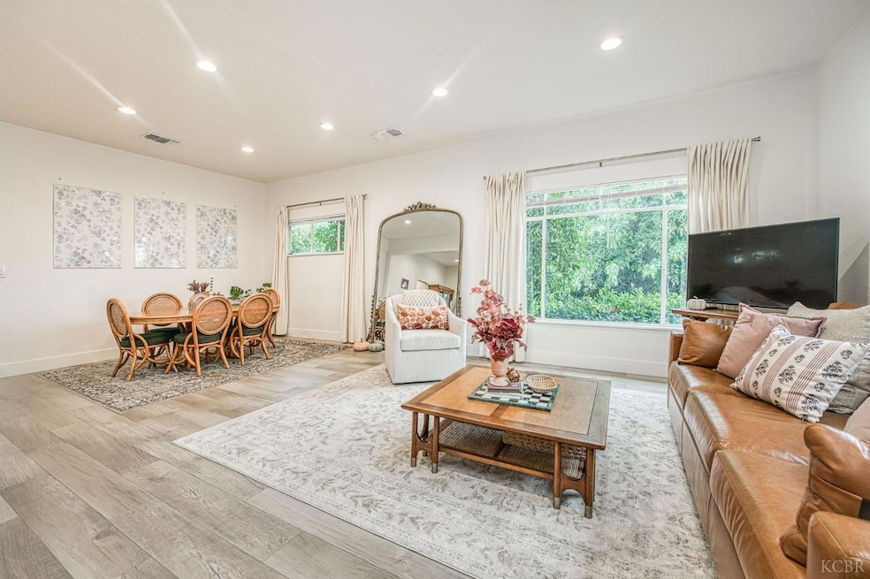 343 6th Avenue Dr, Kingsburg, CA 93631 - photo 1