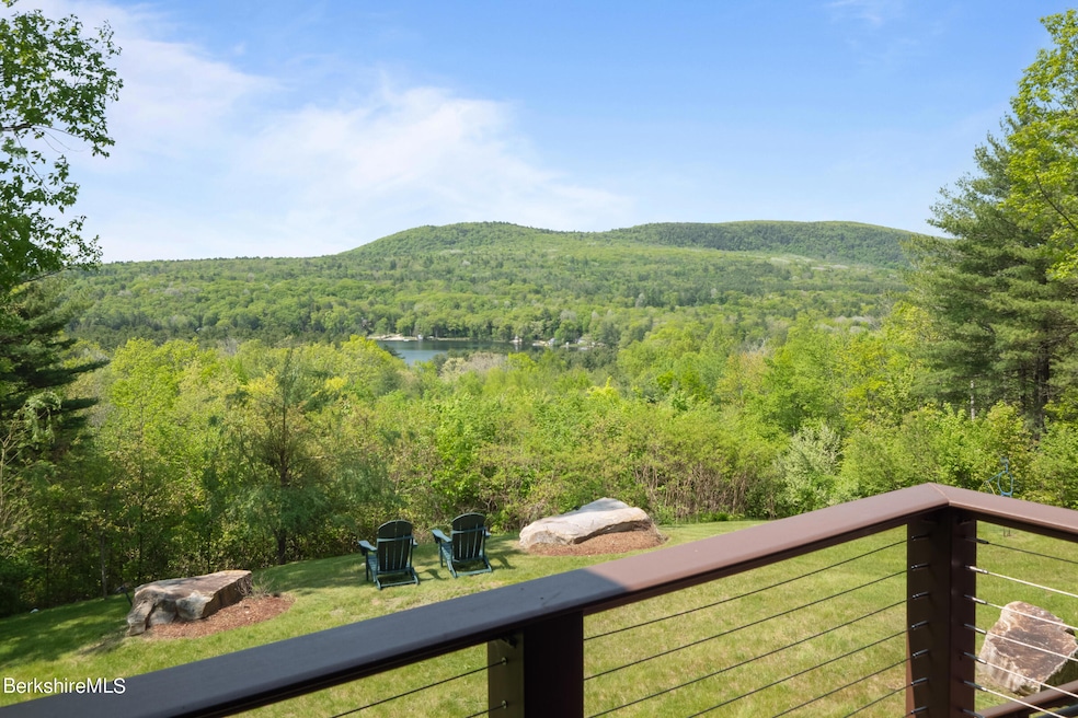8 LR:DR Deck view
