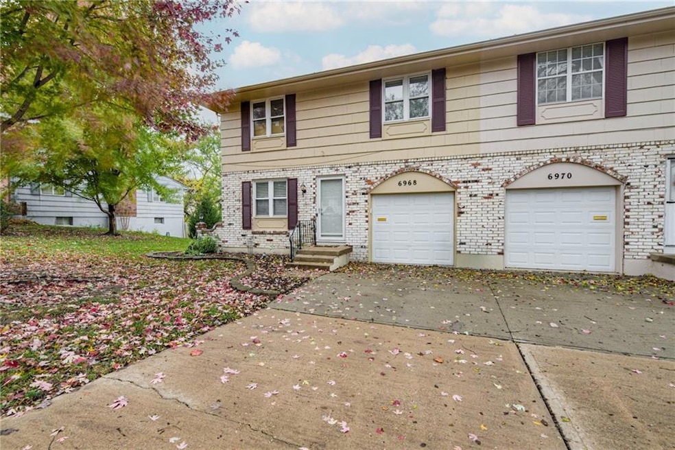 6968 NW Chapel Woods Ln, Kansas City, MO 64152 - photo 1